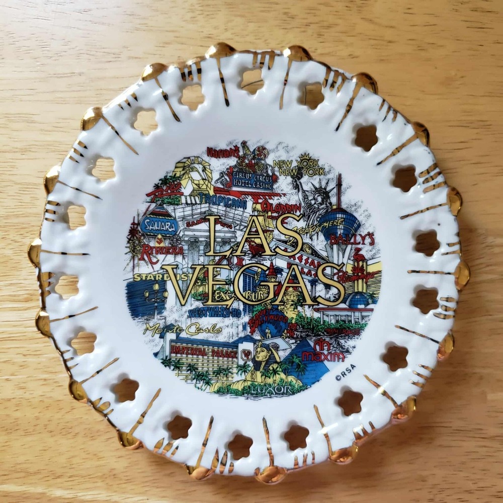 Las Vegas Souvenir Plate Stardust Riviera Sahara Gold Lattice 6.5" Vintage
